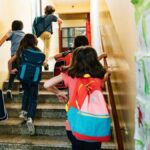 Elixirul verii în propria bucătărie: Cum îți transformă organismul un pahar de apă cu lămâie și castravete